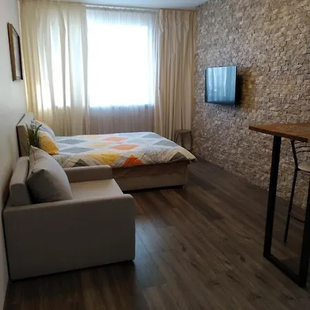 студия 1 комнатная на теремках низкий этаж Apartment Kyiv