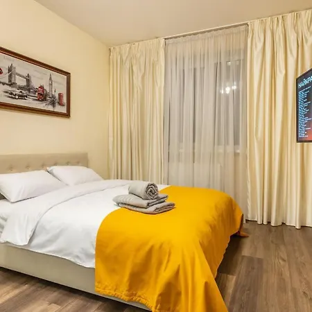 студия 1 комнатная на теремках низкий этаж Apartment