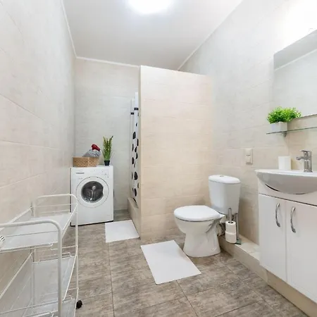 Apartment студия 1 комнатная на теремках низкий этаж Kyiv
